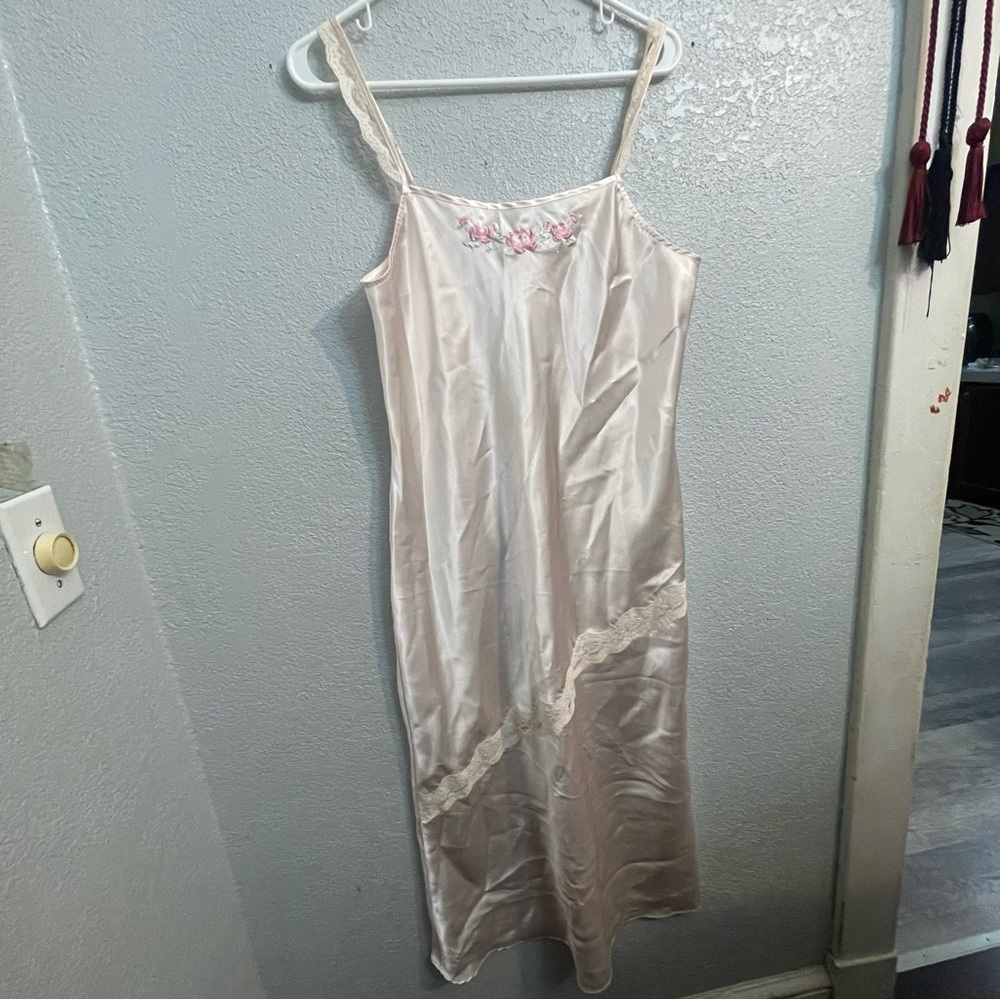 VTG M Elegant PINK by Victoria's Secret  Nightgown Gown floral embroidery
